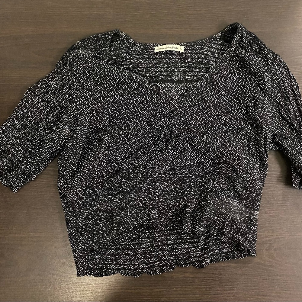 Womens Abercrombie & Fitch navy and white printed blouse, size medium.